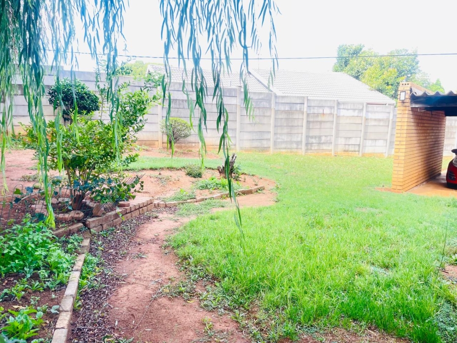 3 Bedroom Property for Sale in Lindhaven Gauteng