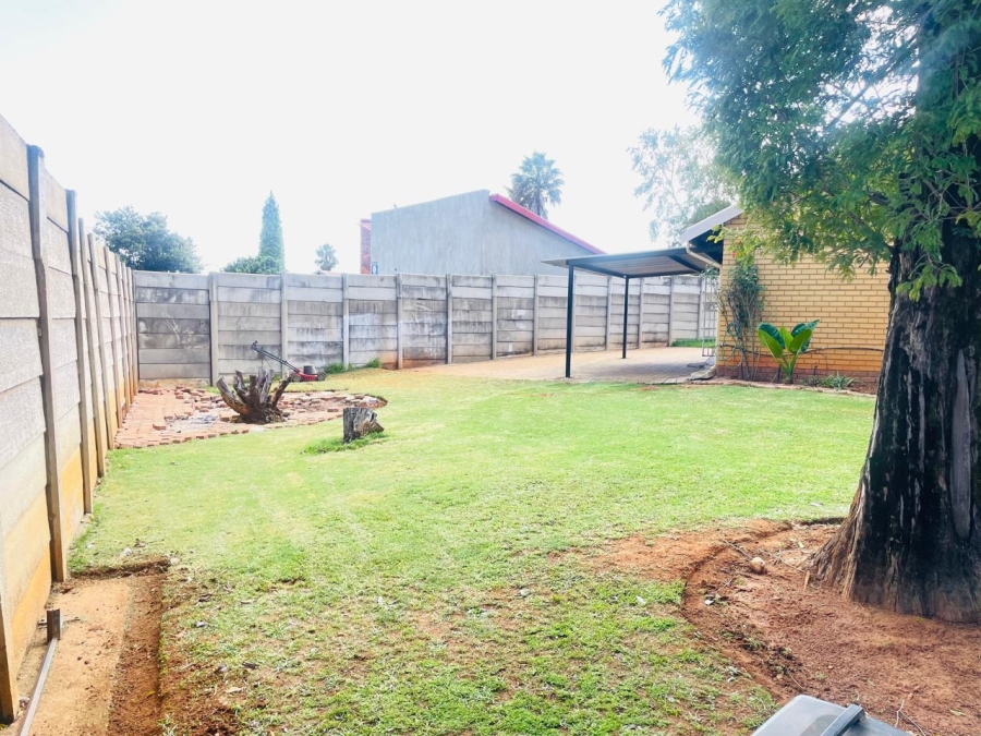 3 Bedroom Property for Sale in Lindhaven Gauteng