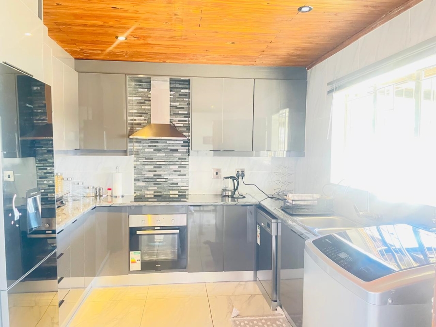 3 Bedroom Property for Sale in Lindhaven Gauteng
