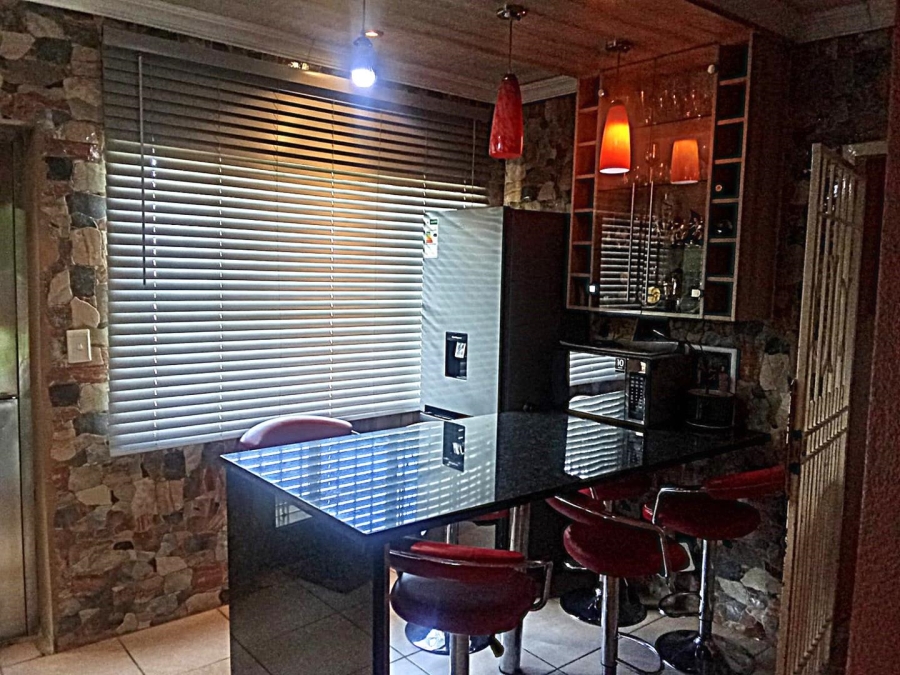 3 Bedroom Property for Sale in Brackendowns Gauteng