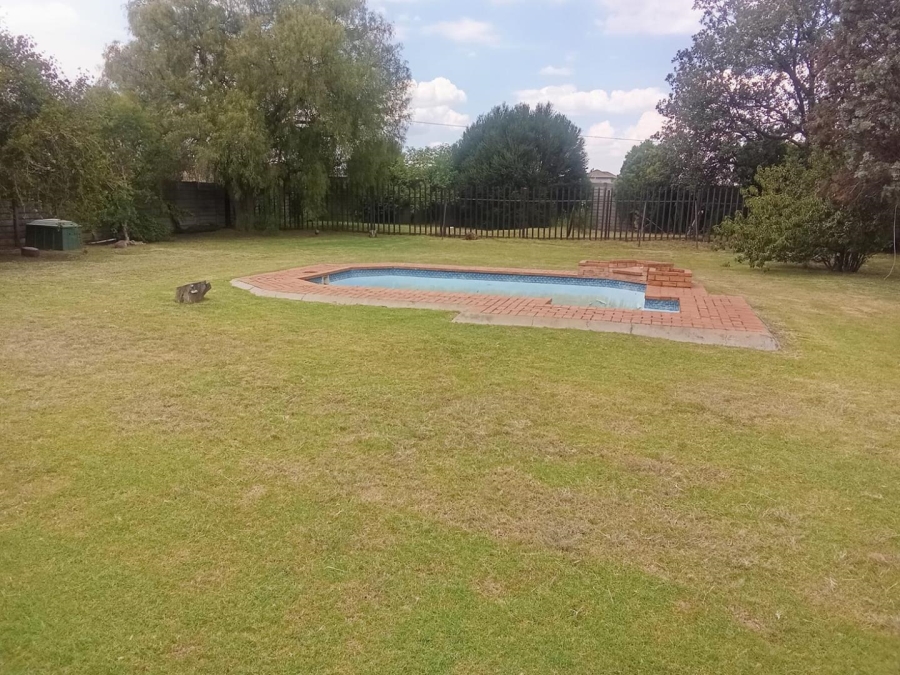 3 Bedroom Property for Sale in Brackendowns Gauteng
