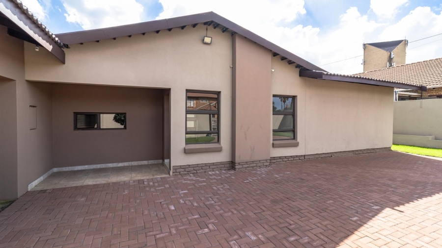 3 Bedroom Property for Sale in Brackenhurst Gauteng