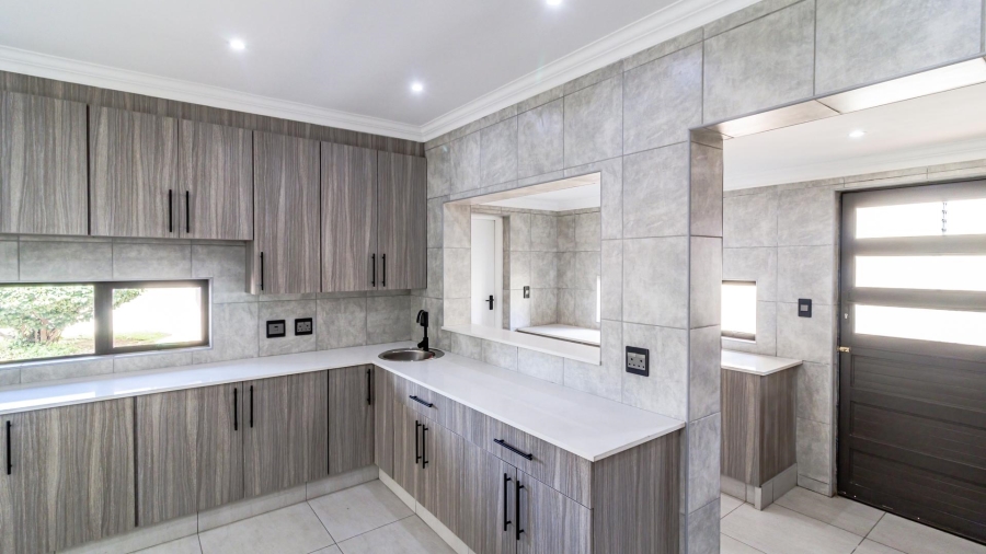 3 Bedroom Property for Sale in Brackenhurst Gauteng