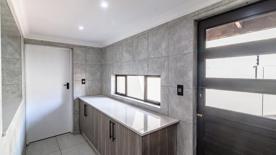 3 Bedroom Property for Sale in Brackenhurst Gauteng