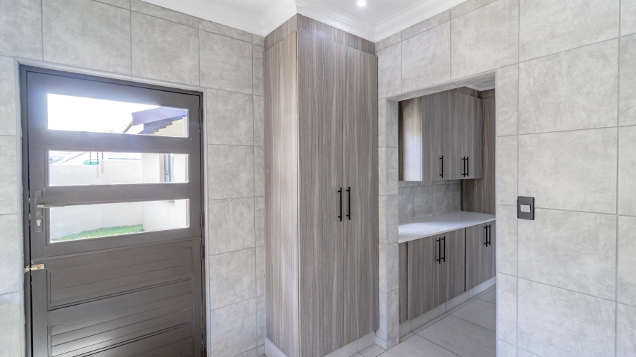 3 Bedroom Property for Sale in Brackenhurst Gauteng