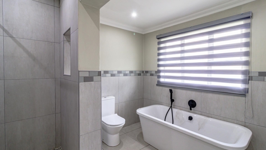 3 Bedroom Property for Sale in Brackenhurst Gauteng