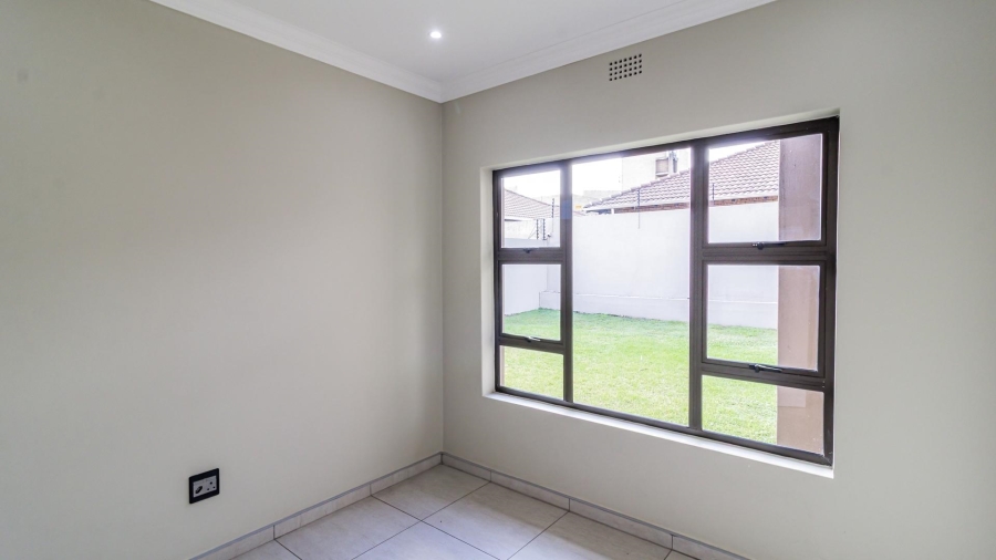 3 Bedroom Property for Sale in Brackenhurst Gauteng