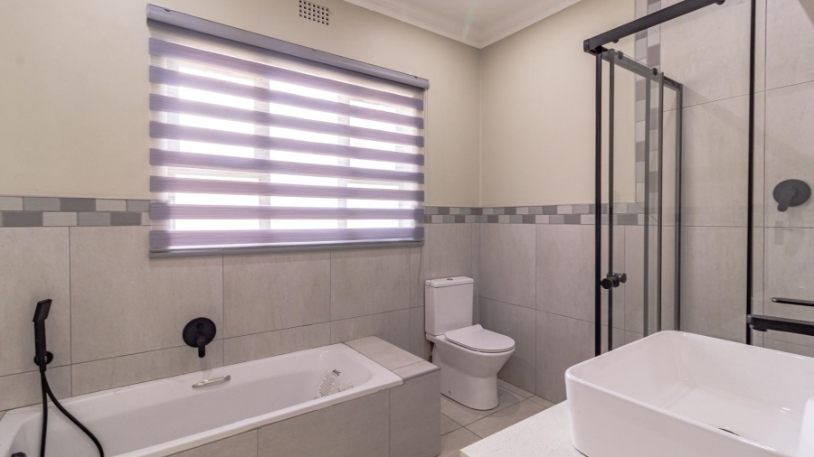 3 Bedroom Property for Sale in Brackenhurst Gauteng