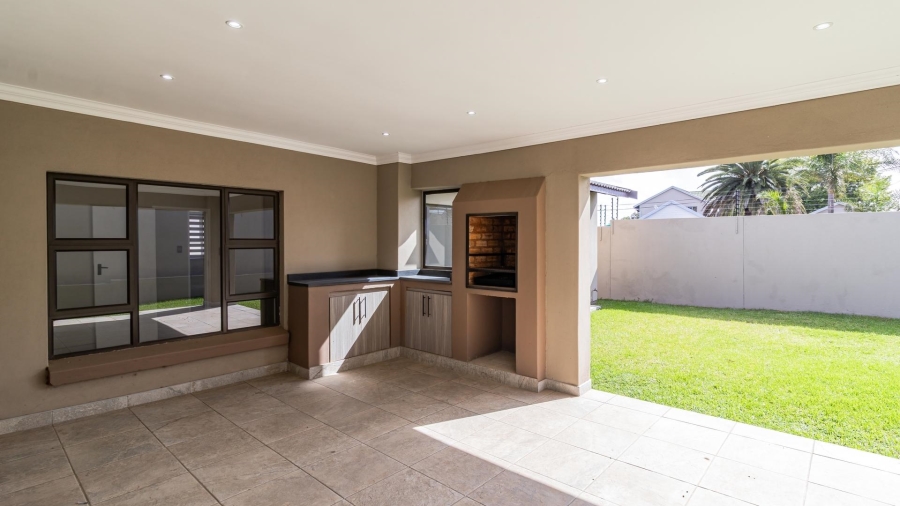 3 Bedroom Property for Sale in Brackenhurst Gauteng