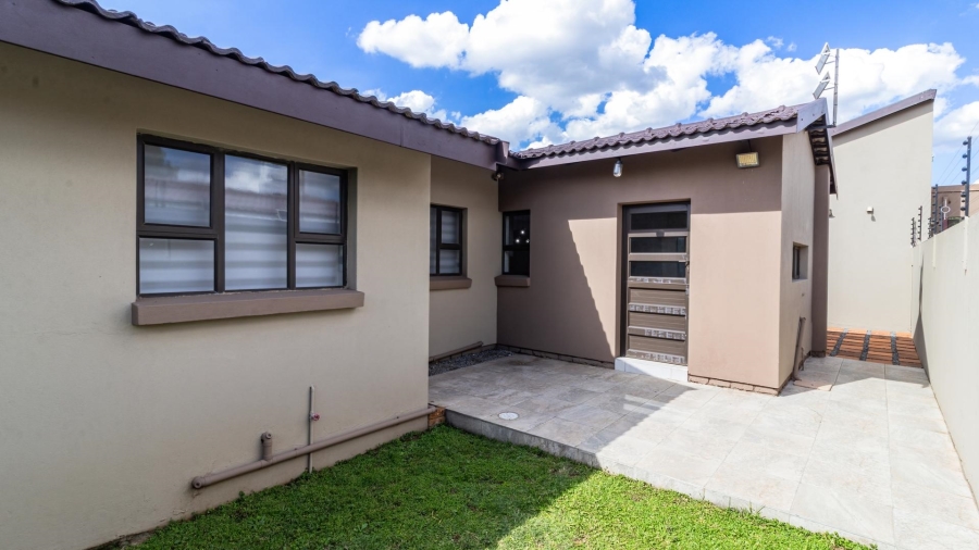 3 Bedroom Property for Sale in Brackenhurst Gauteng