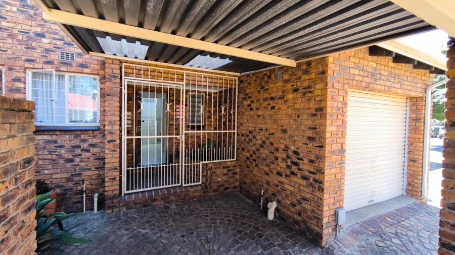 3 Bedroom Property for Sale in Brackenhurst Gauteng