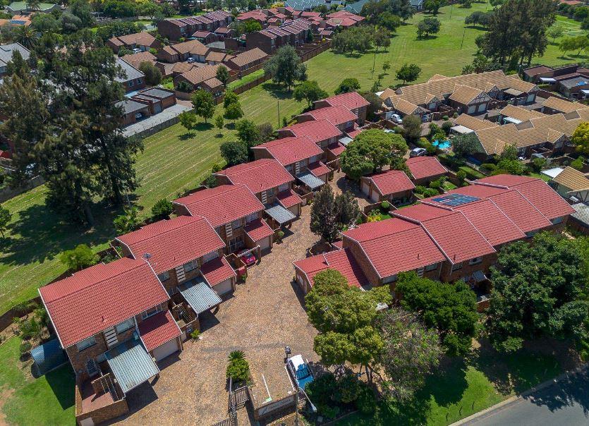 3 Bedroom Property for Sale in Brackenhurst Gauteng