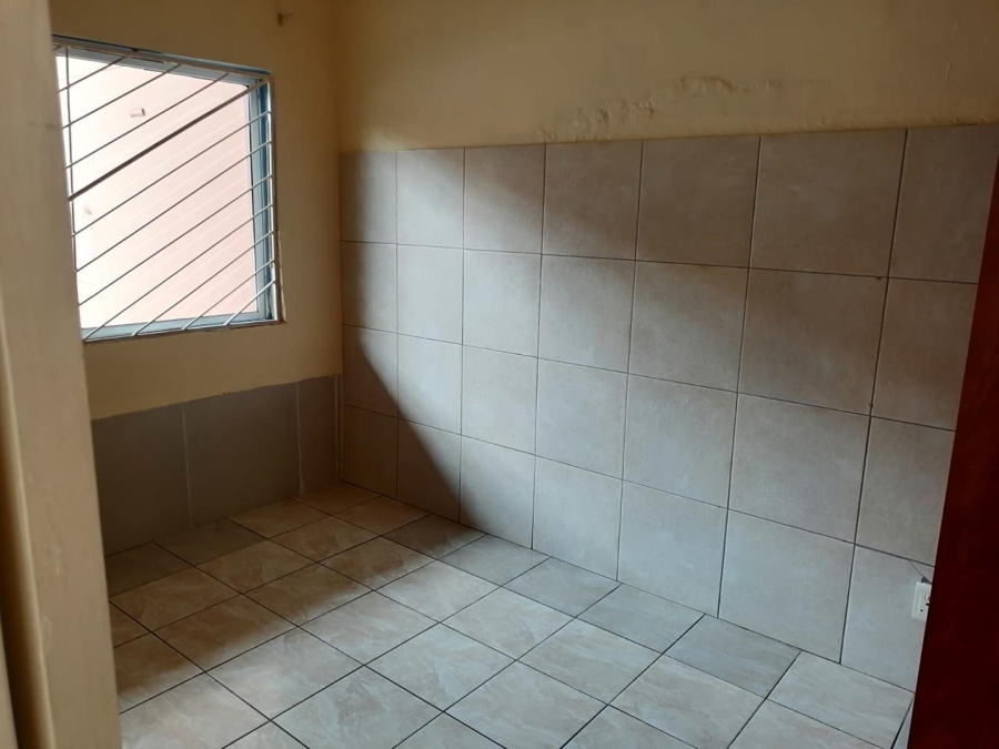 To Let 2 Bedroom Property for Rent in Pretoria North Gauteng
