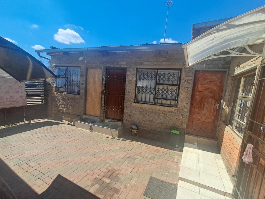 2 Bedroom Property for Sale in Tembisa Gauteng