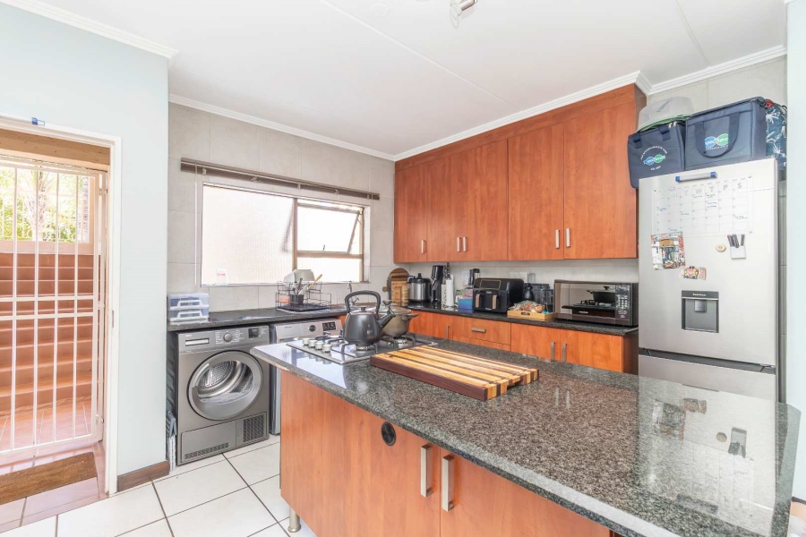 2 Bedroom Property for Sale in Sunninghill Gauteng