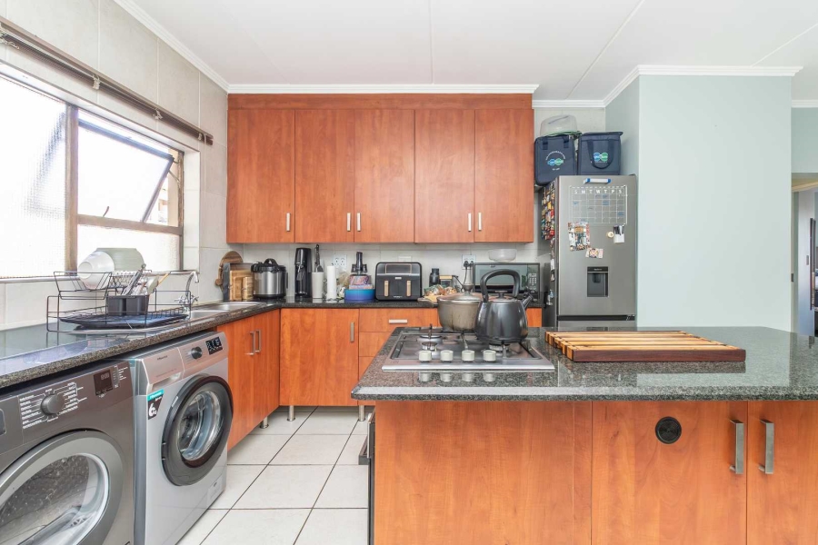 2 Bedroom Property for Sale in Sunninghill Gauteng