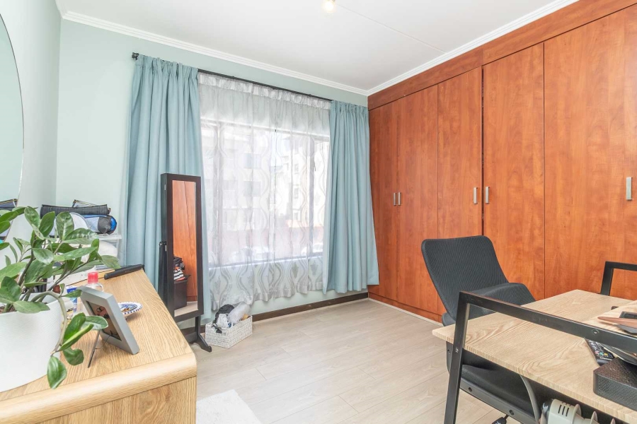 2 Bedroom Property for Sale in Sunninghill Gauteng