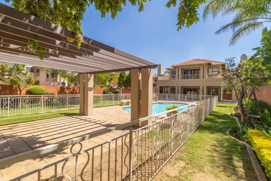 2 Bedroom Property for Sale in Sunninghill Gauteng