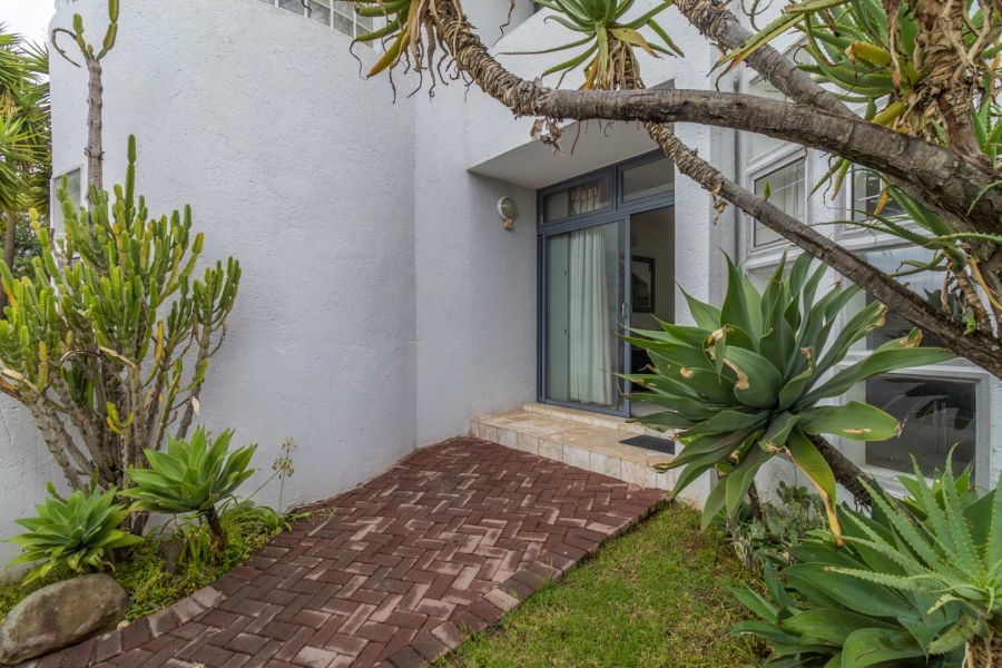 To Let 2 Bedroom Property for Rent in Hurlingham Manor Gauteng