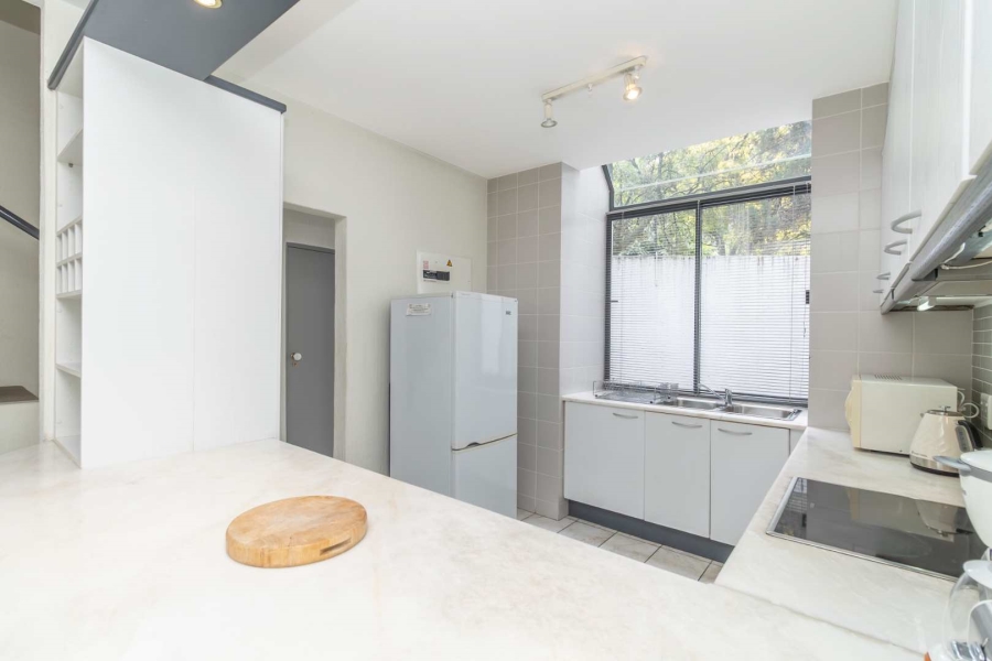 To Let 2 Bedroom Property for Rent in Hurlingham Manor Gauteng