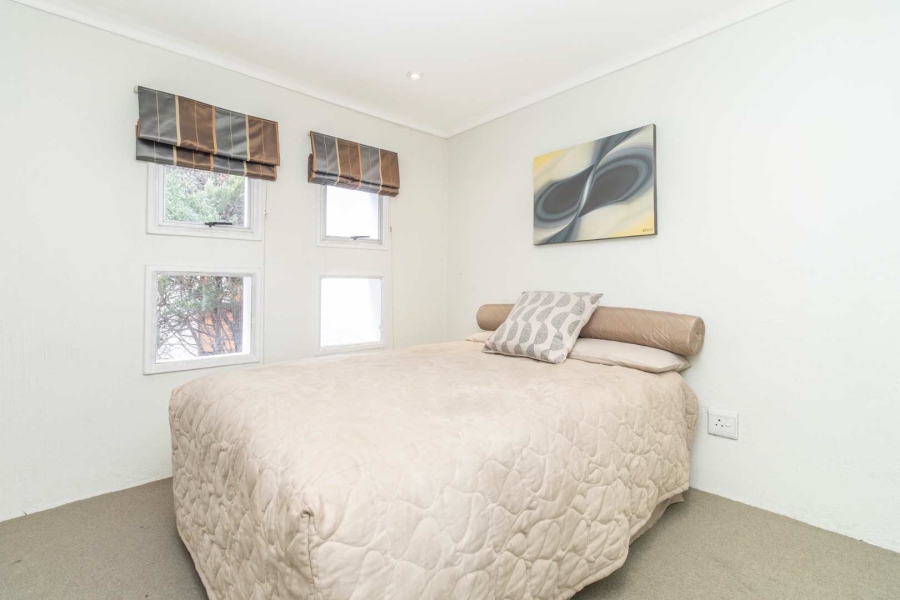 To Let 2 Bedroom Property for Rent in Hurlingham Manor Gauteng