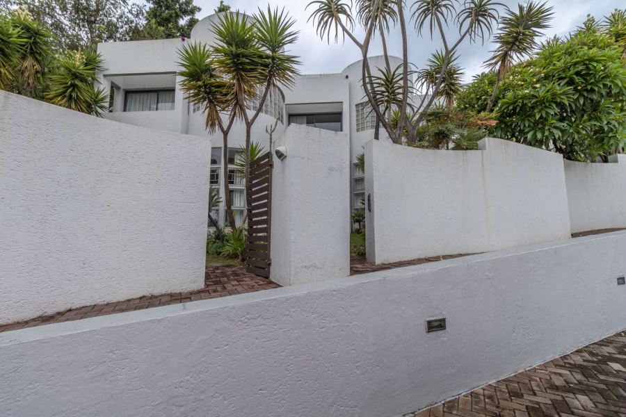 To Let 2 Bedroom Property for Rent in Hurlingham Manor Gauteng