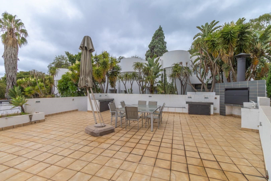 To Let 2 Bedroom Property for Rent in Hurlingham Manor Gauteng