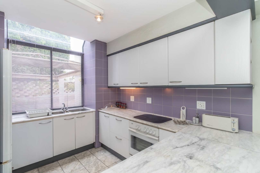 To Let 2 Bedroom Property for Rent in Hurlingham Manor Gauteng