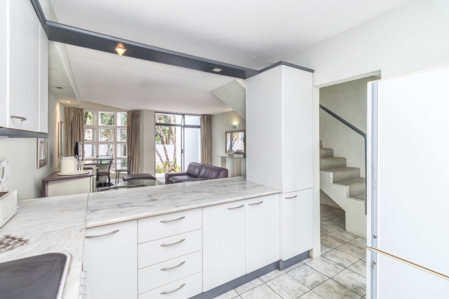 To Let 2 Bedroom Property for Rent in Hurlingham Manor Gauteng