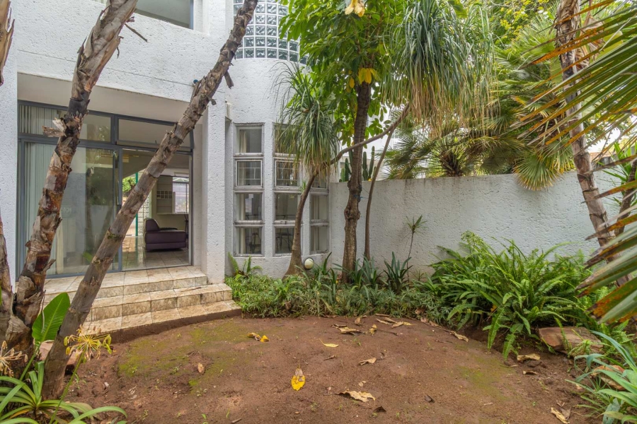 To Let 2 Bedroom Property for Rent in Hurlingham Manor Gauteng