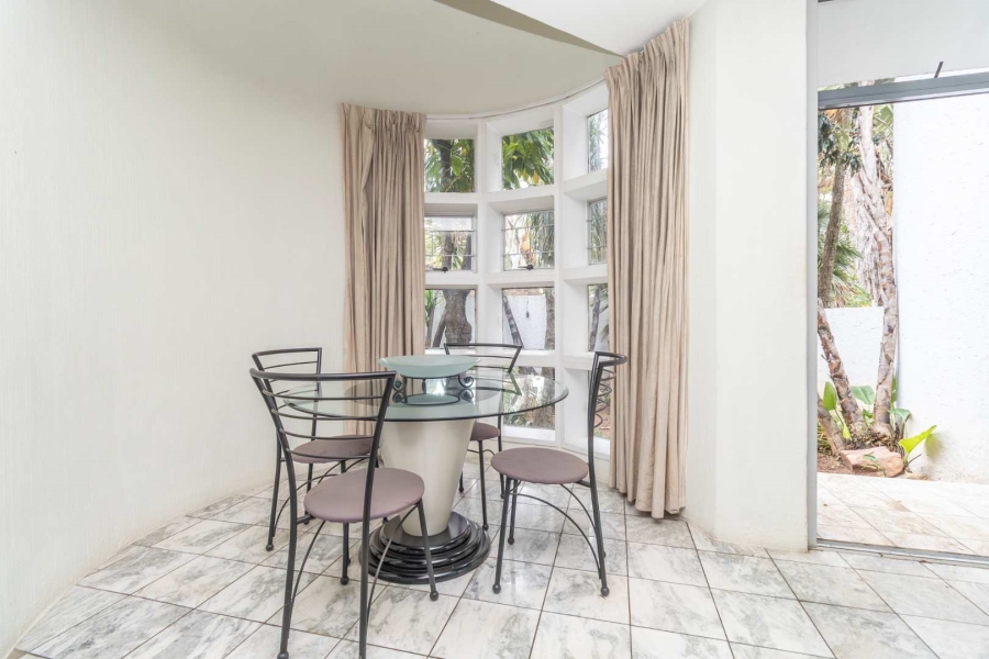 To Let 2 Bedroom Property for Rent in Hurlingham Manor Gauteng