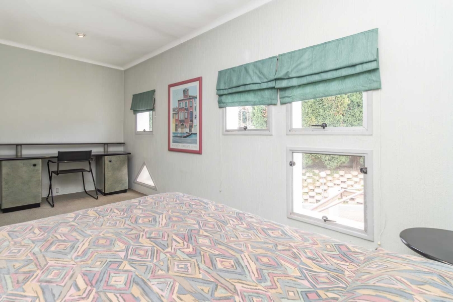 To Let 2 Bedroom Property for Rent in Hurlingham Manor Gauteng