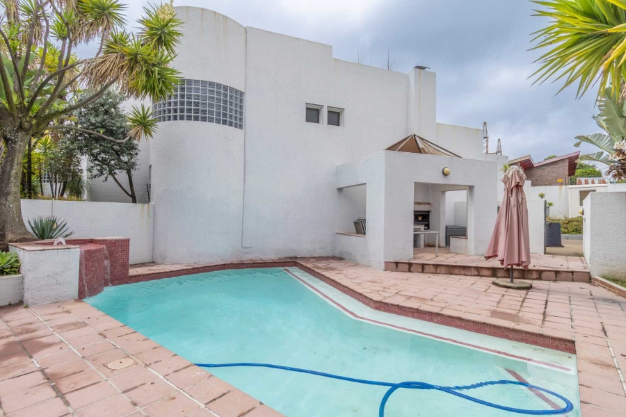 To Let 2 Bedroom Property for Rent in Hurlingham Manor Gauteng