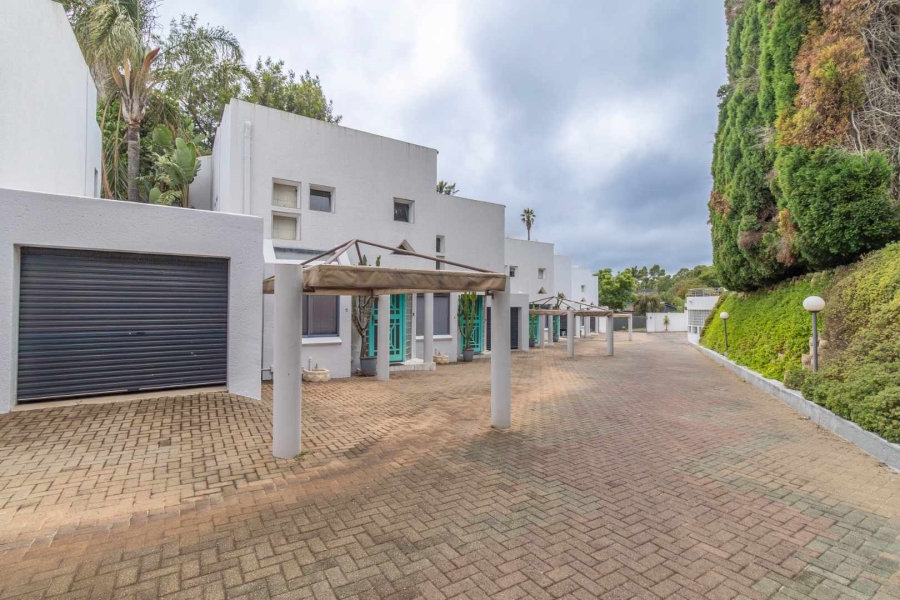 To Let 2 Bedroom Property for Rent in Hurlingham Manor Gauteng