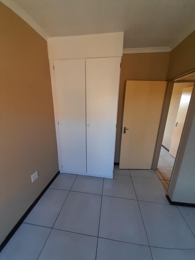 To Let 2 Bedroom Property for Rent in Weltevreden A H Gauteng