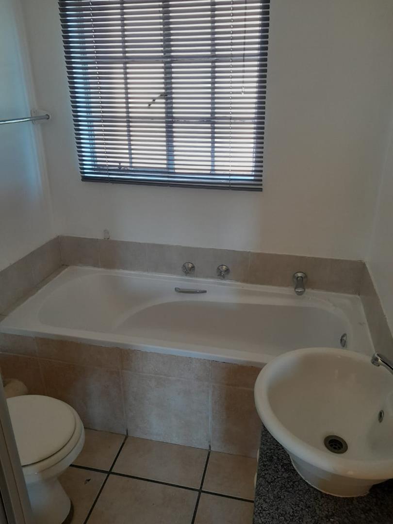 To Let 2 Bedroom Property for Rent in Weltevreden A H Gauteng