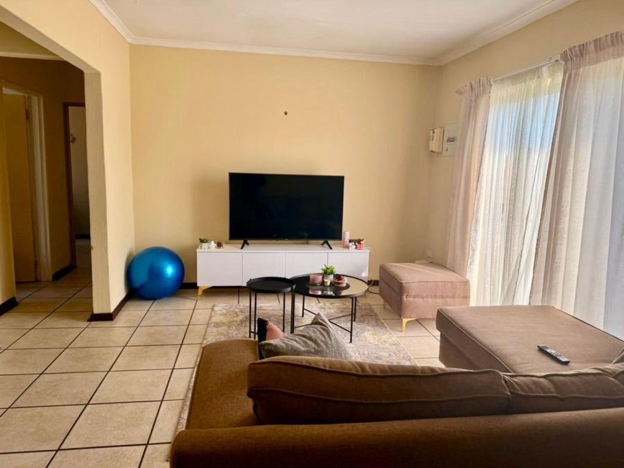 To Let 2 Bedroom Property for Rent in Weltevreden A H Gauteng