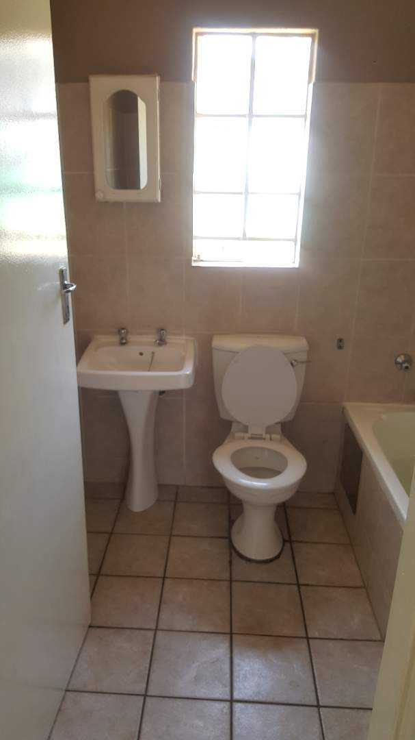 To Let 2 Bedroom Property for Rent in Randburg Gauteng