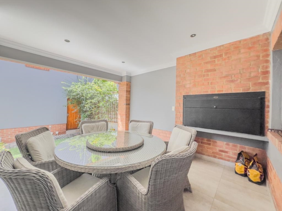 4 Bedroom Property for Sale in Heritage Hill Gauteng