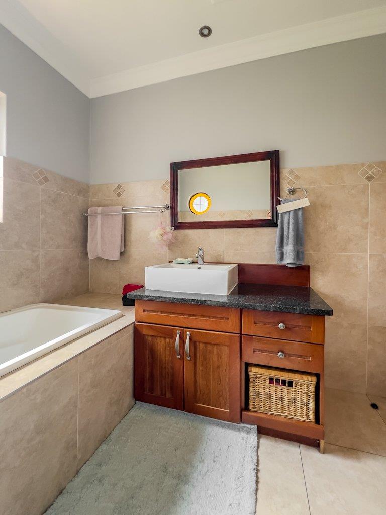 4 Bedroom Property for Sale in Heritage Hill Gauteng