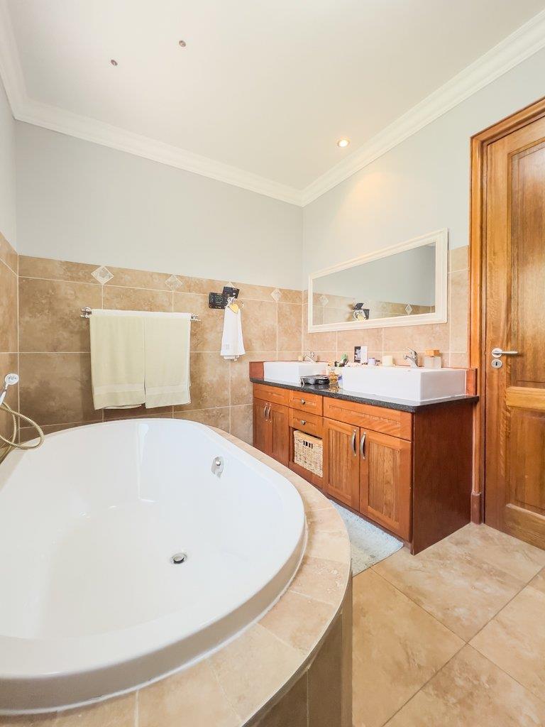 4 Bedroom Property for Sale in Heritage Hill Gauteng