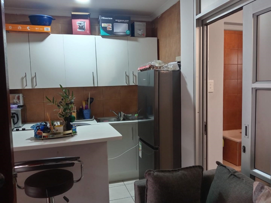 To Let 1 Bedroom Property for Rent in Cyrildene Gauteng