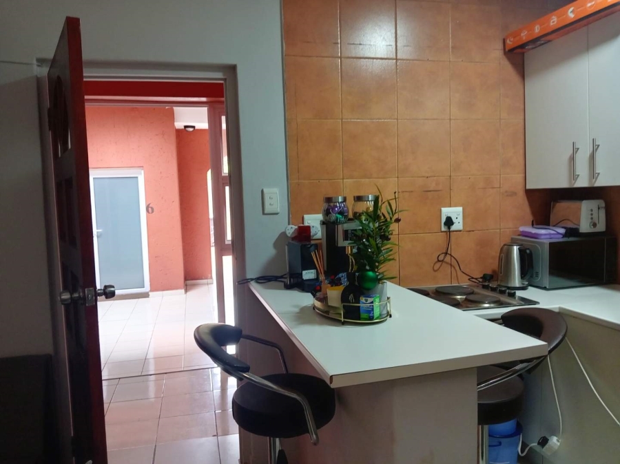 To Let 1 Bedroom Property for Rent in Cyrildene Gauteng