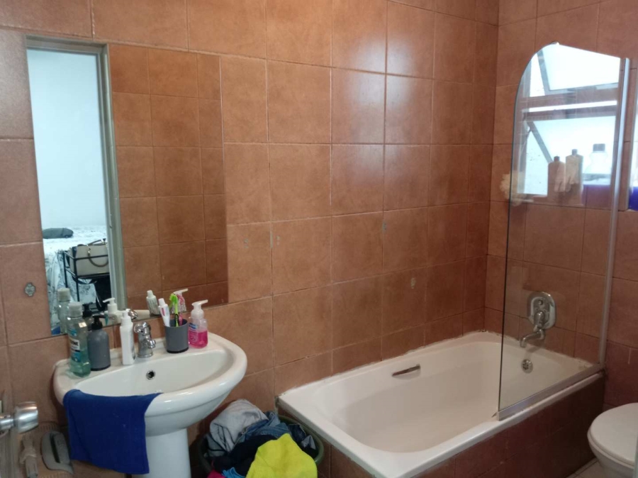 To Let 1 Bedroom Property for Rent in Cyrildene Gauteng