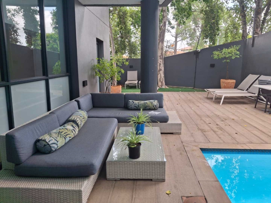 To Let 2 Bedroom Property for Rent in Benmore Gauteng
