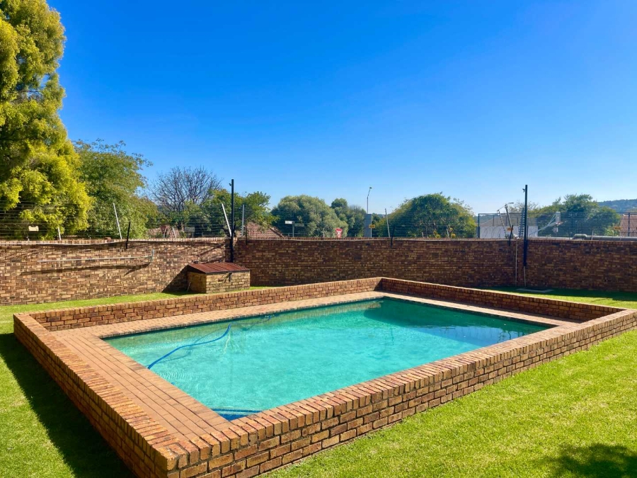 2 Bedroom Property for Sale in Olympus AH Gauteng