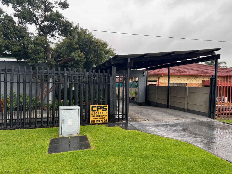 4 Bedroom Property for Sale in Florentia Gauteng