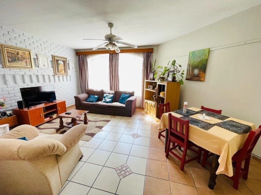 2 Bedroom Property for Sale in Albemarle Gauteng