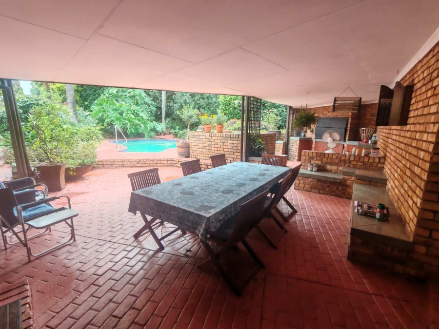 4 Bedroom Property for Sale in Eldoraigne Gauteng