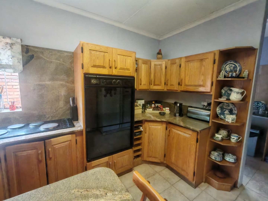 4 Bedroom Property for Sale in Eldoraigne Gauteng